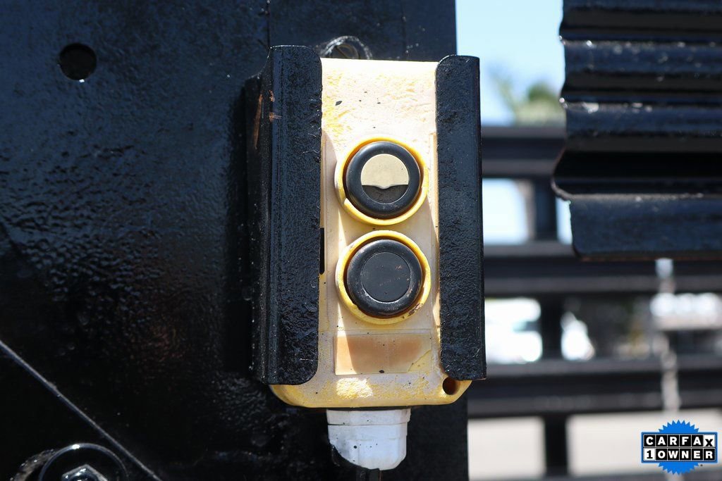 Used 2017 Ford F550 2WD Crew Cab Super Duty image 40