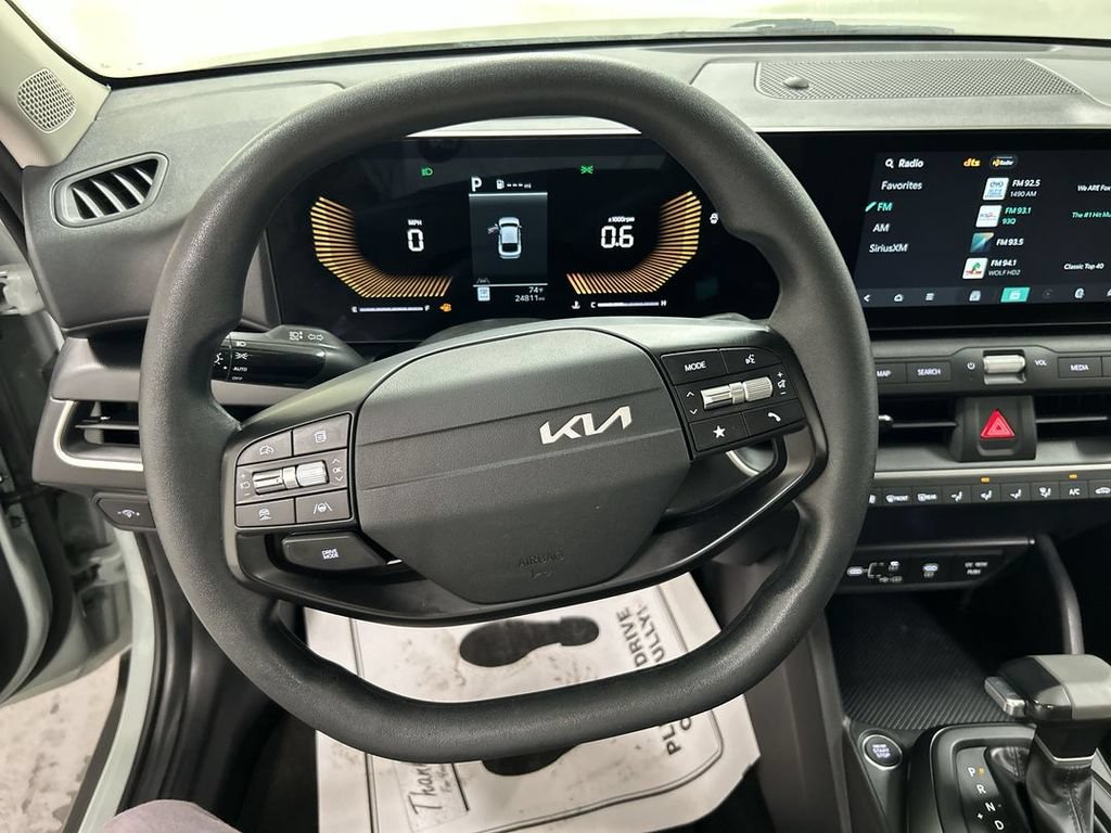 Used 2025 Kia K4 FWD image 4