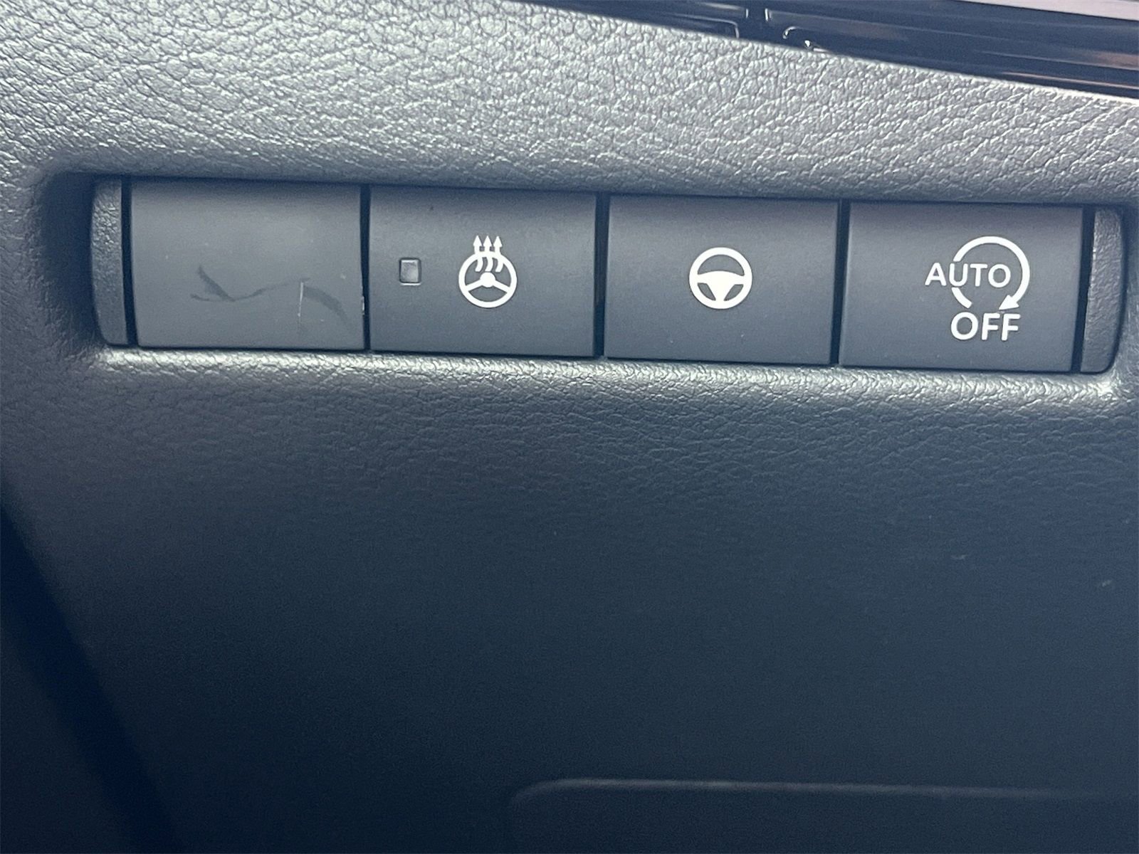 New 2025 Nissan Kicks SR w/ SR Premium Package image 17