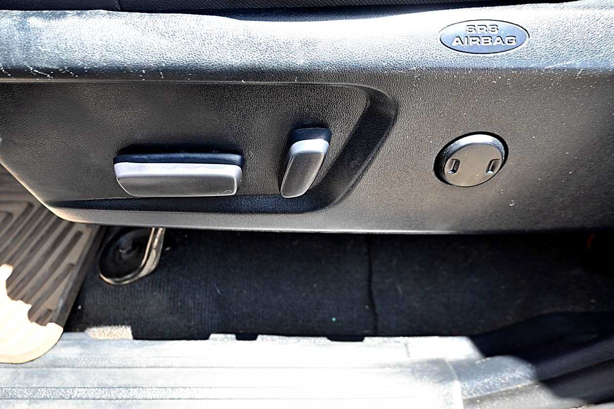 Used 2014 Toyota Tundra SR5 w/ SR5 Upgrade Package RWD image 16