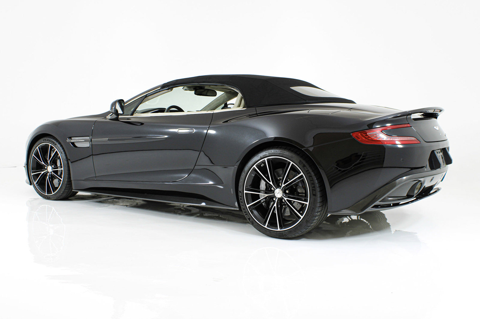 Used 2014 Aston Martin Vanquish Volante RWD image 7