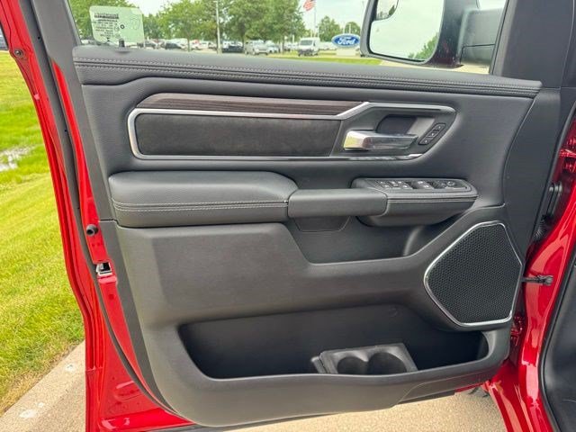 New 2026 RAM 1500 Laramie w/ Sport Appearance Package AWD/4WD image 8