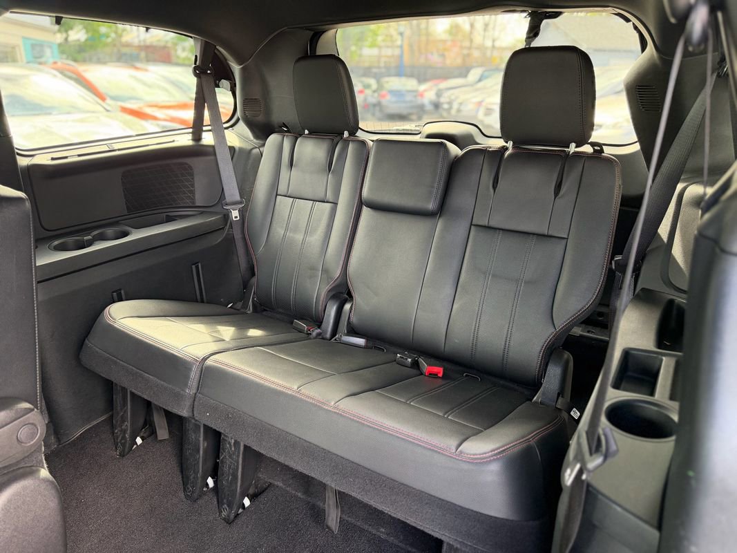 Used 2015 Dodge Grand Caravan R/T w/ Driver Convenience Group FWD image 10