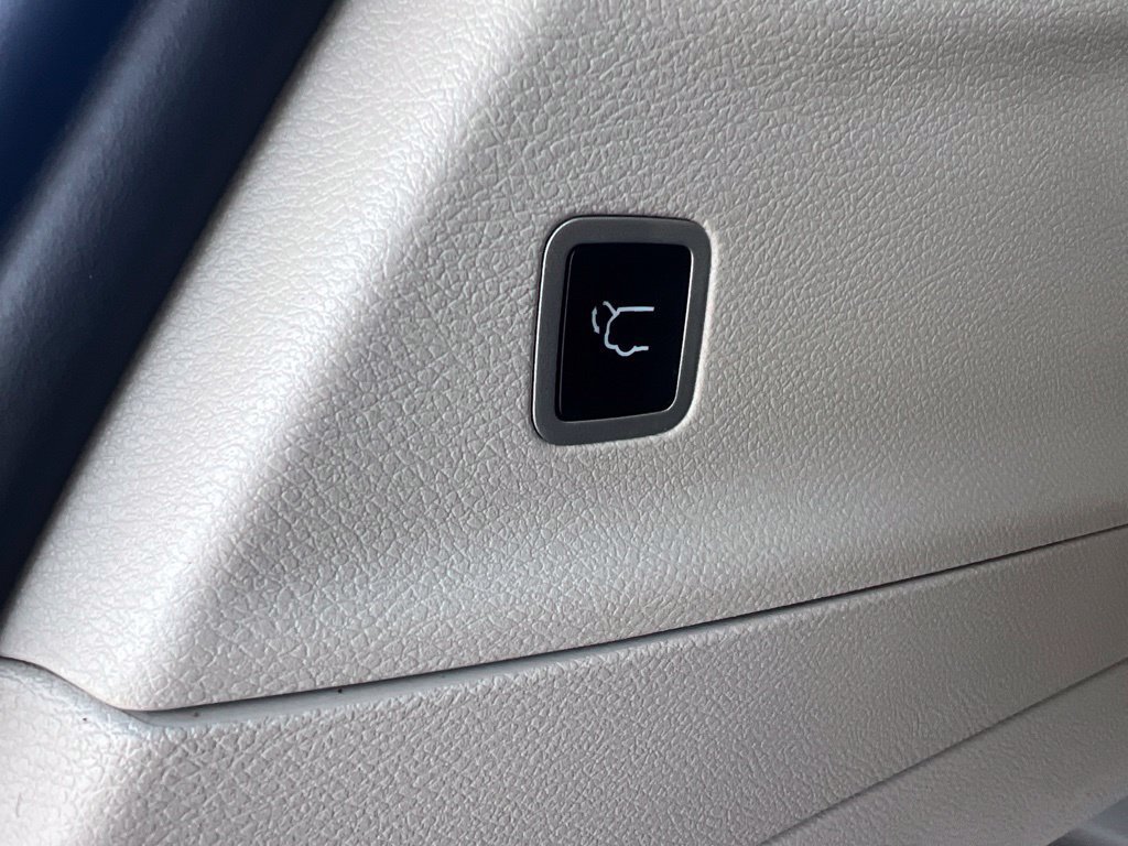 Used 2024 Chrysler Pacifica Touring-L FWD image 13