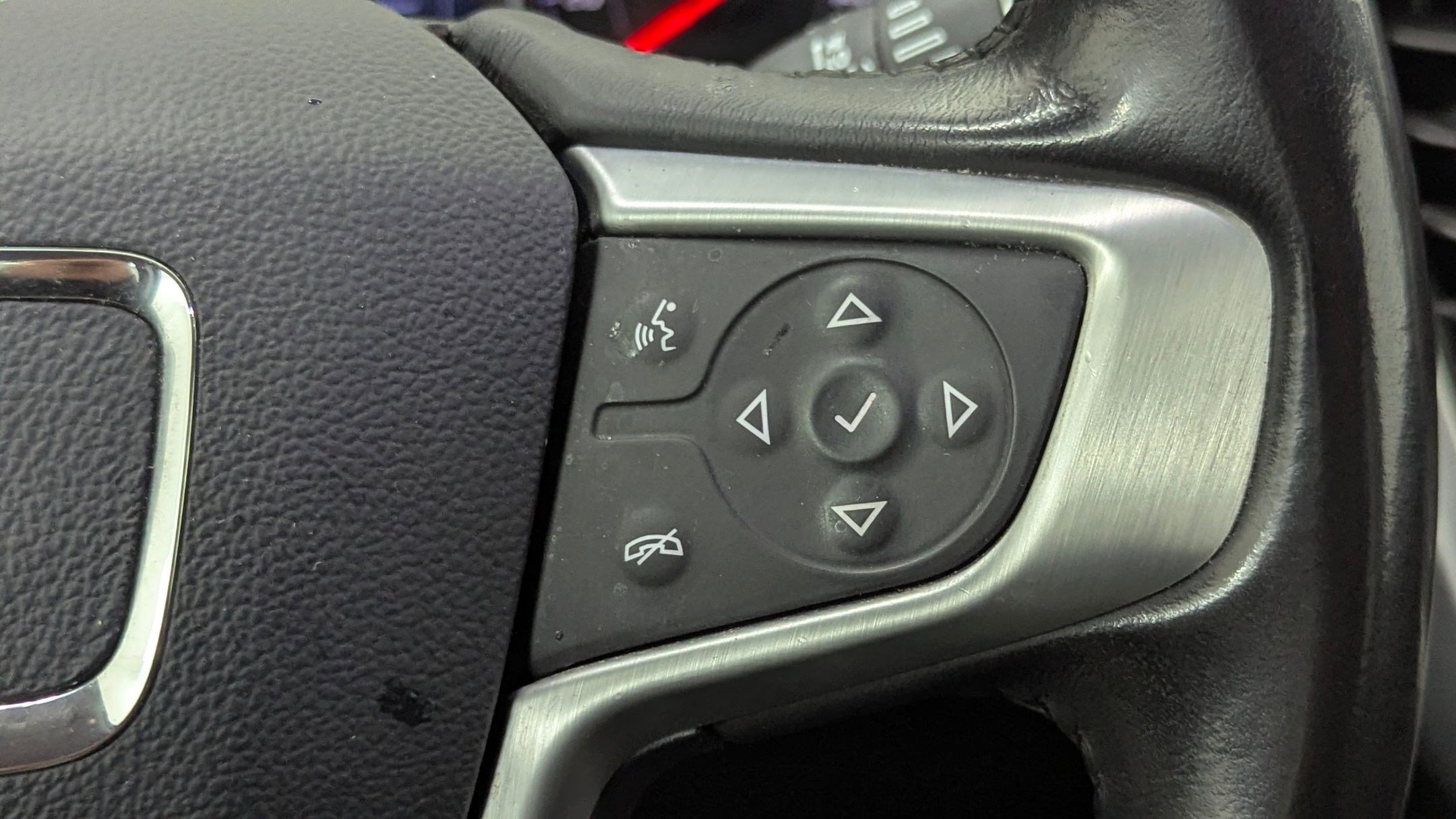 Used 2020 GMC Acadia SLE w/ Driver Convenience Package image 24