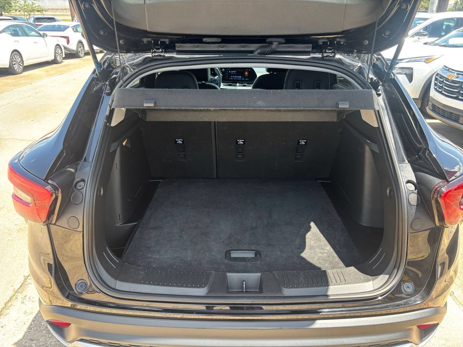 Used 2025 Chevrolet Trax LT FWD image 30