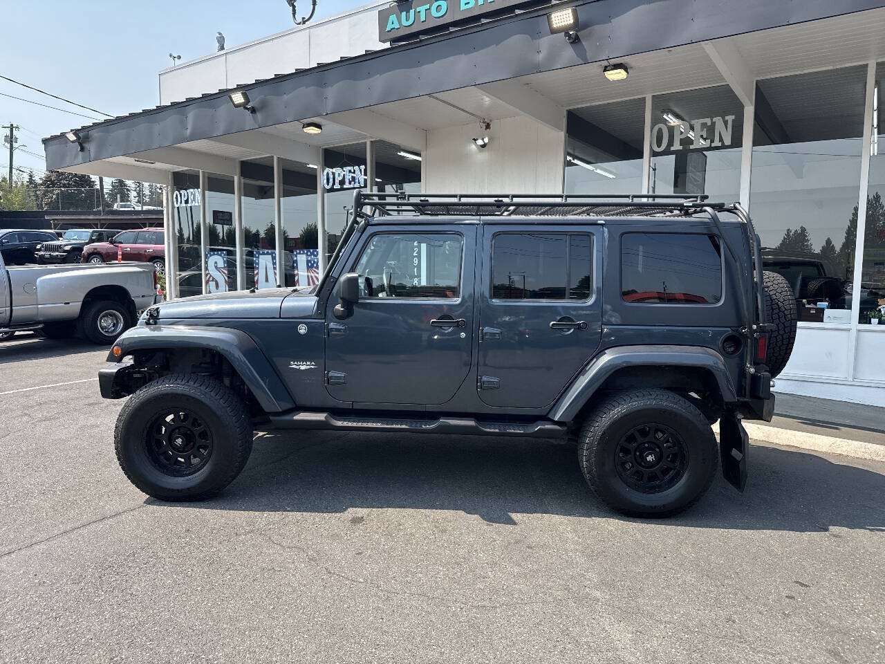 Used 2008 Jeep Wrangler Unlimited Sahara AWD/4WD image 3