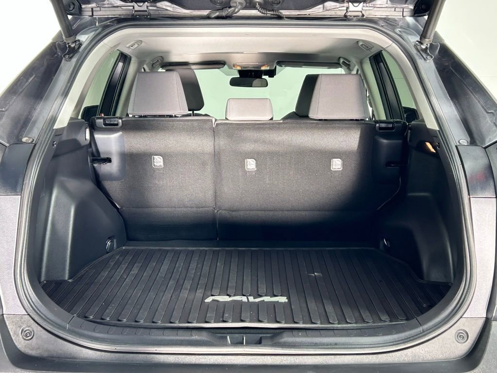 Used 2021 Toyota RAV4 XLE image 13