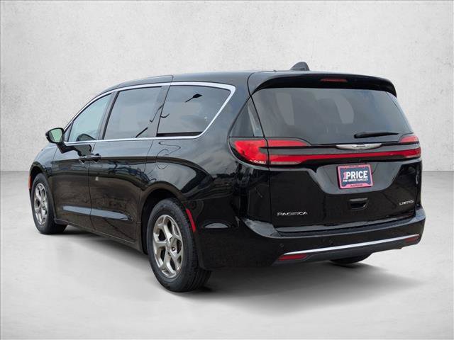 Used 2024 Chrysler Pacifica Limited FWD image 8