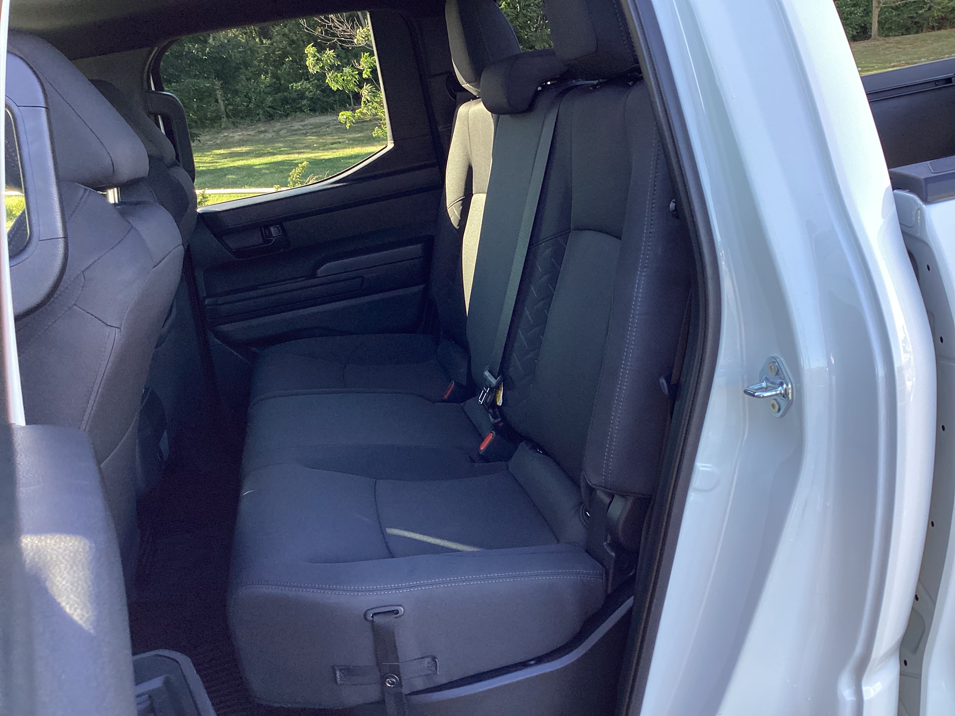 Certified 2025 Toyota Tacoma SR AWD/4WD image 4