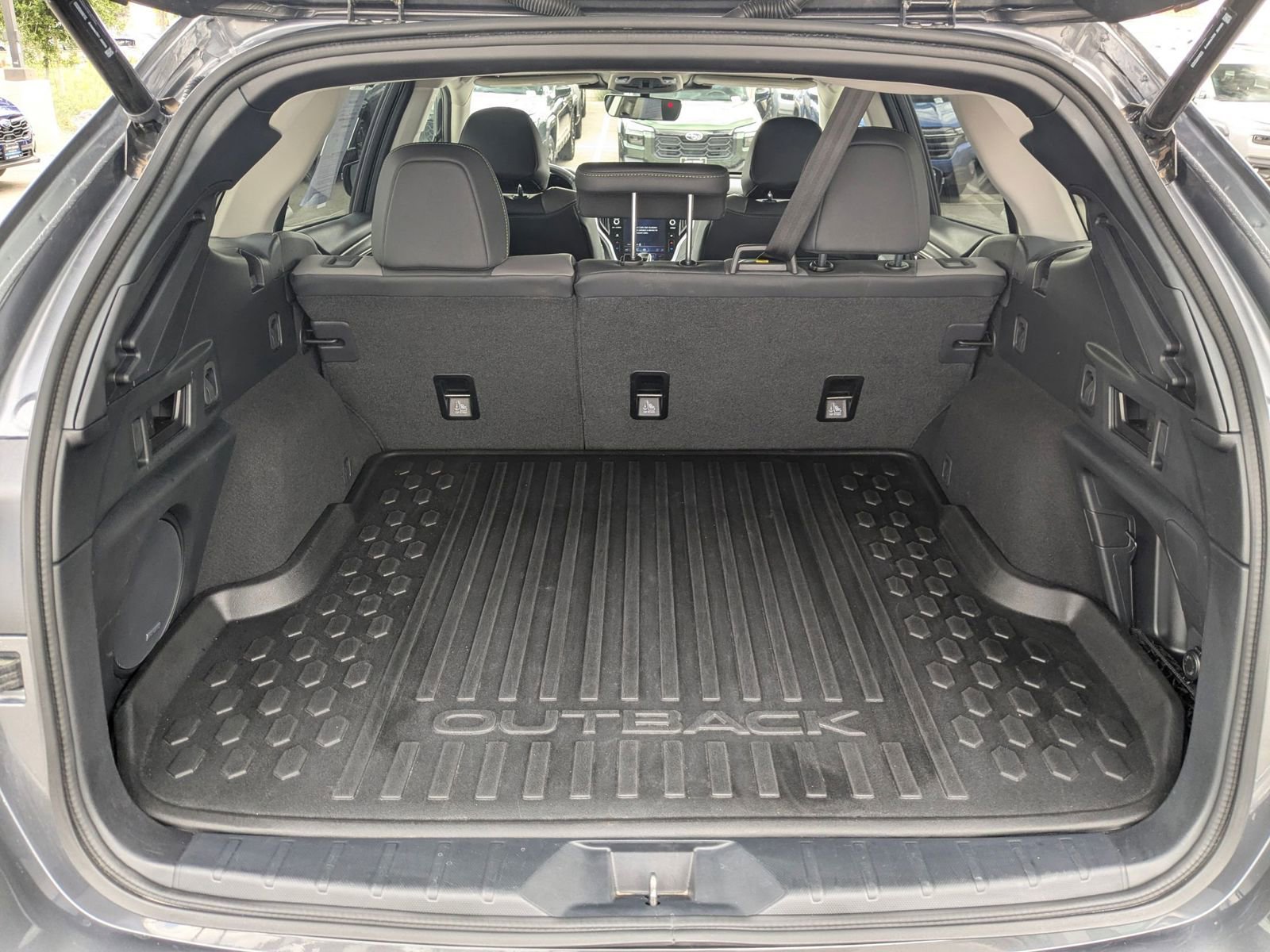 Used 2025 Subaru Outback Onyx Edition image 30