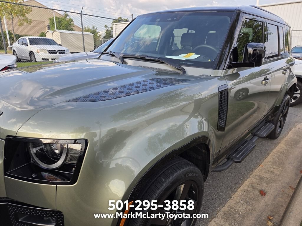 Used 2025 Land Rover Defender 110 X-Dynamic SE AWD/4WD image 9