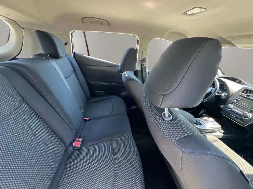 Used 2014 Nissan Leaf S FWD image 13
