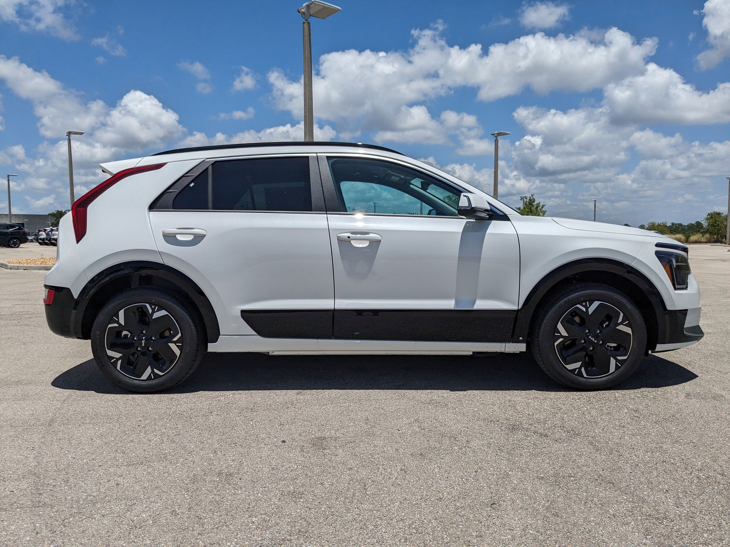 New 2025 Kia Niro Wind image 4