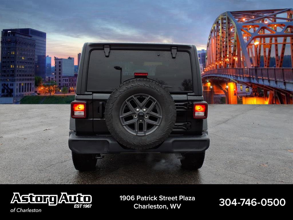 Used 2025 Jeep Wrangler Sport S image 4