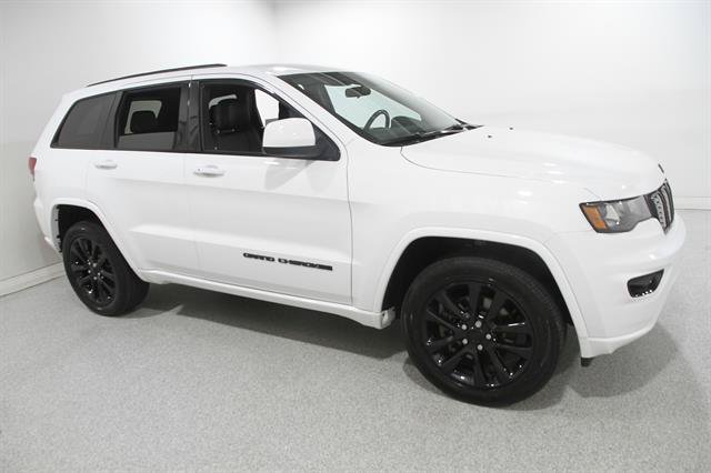 Used 2021 Jeep Grand Cherokee Laredo X AWD/4WD image 1