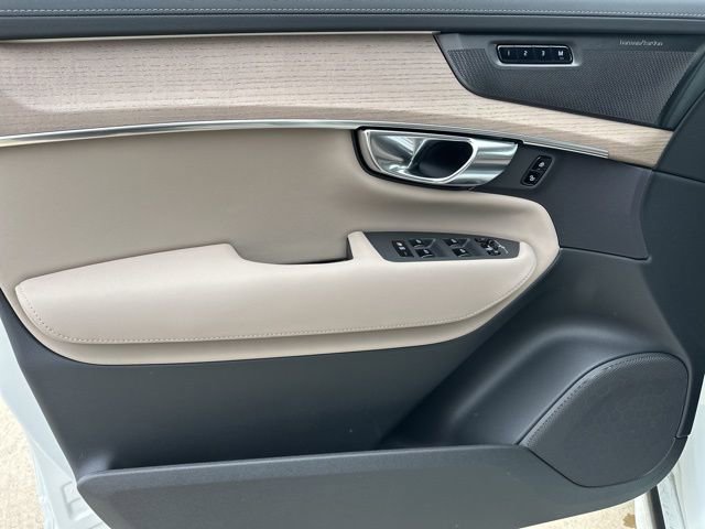 New 2026 Volvo XC90 B6 Plus w/ Protection Package Premier image 13