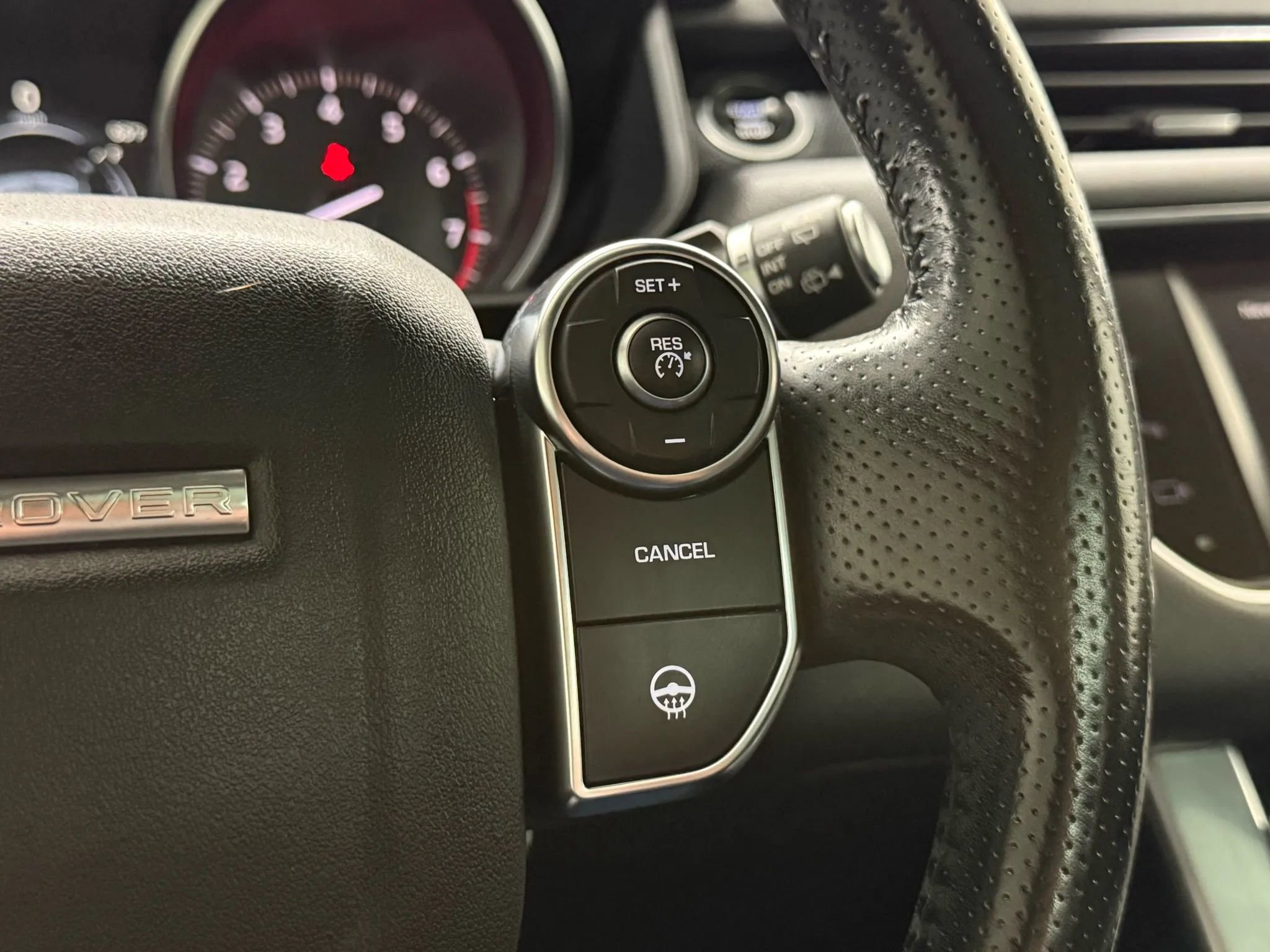 Used 2016 Land Rover Range Rover Sport HSE image 23