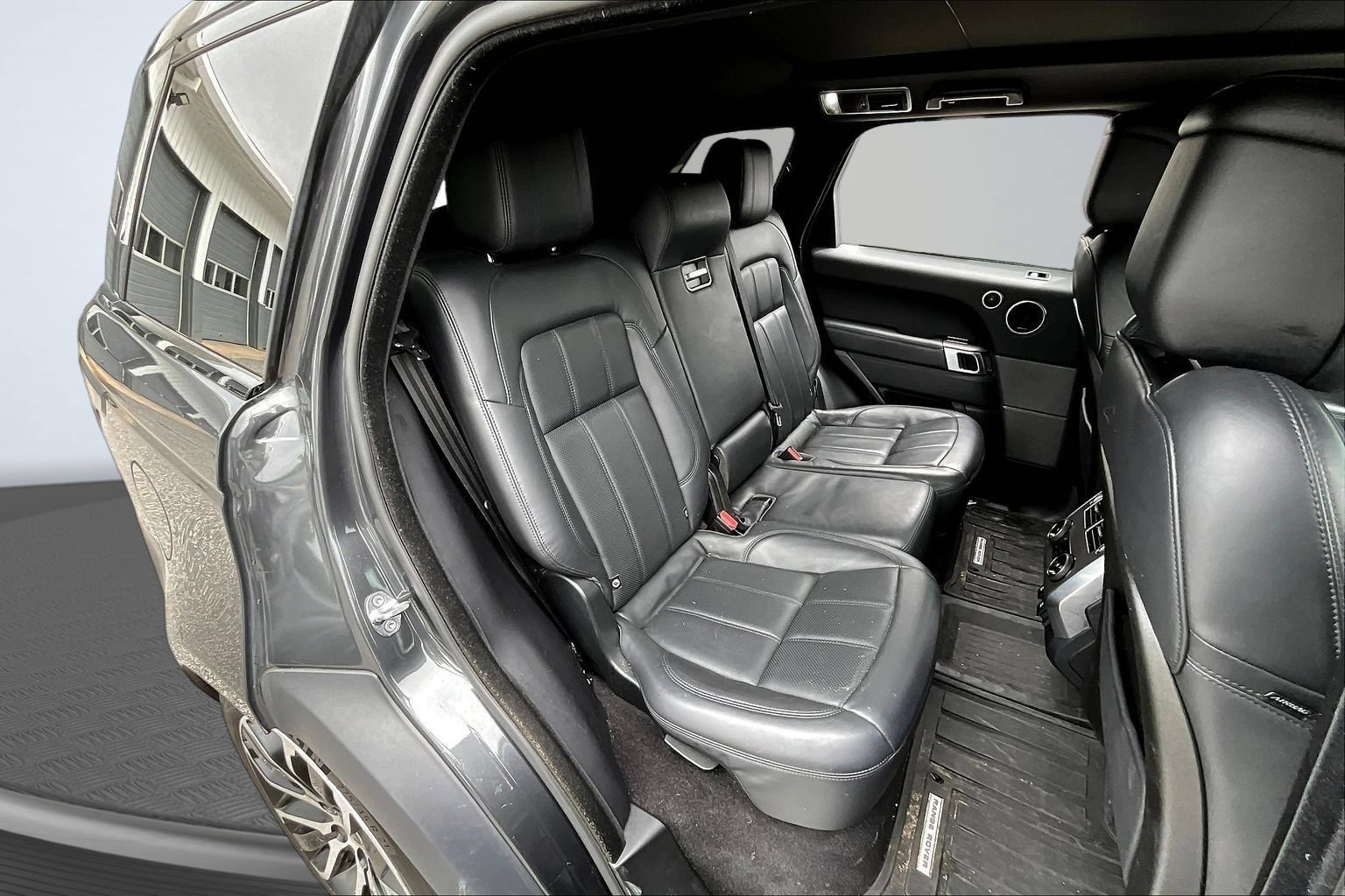 Used 2019 Land Rover Range Rover Sport HSE AWD/4WD image 24