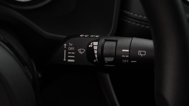 Used 2022 Nissan Rogue SV image 32