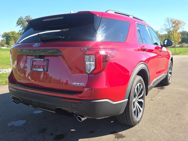 Used 2023 Ford Explorer XLT w/ Equipment Group 202A AWD/4WD image 7