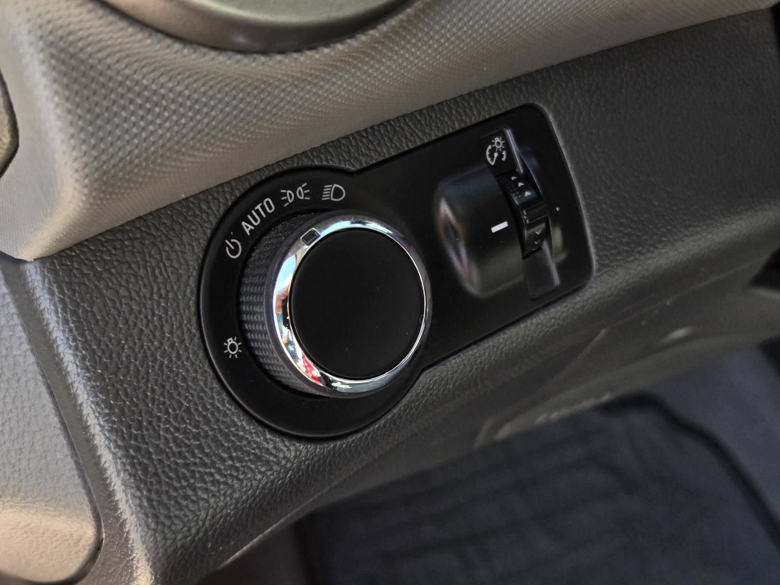 Used 2015 Chevrolet Sonic LT FWD image 21