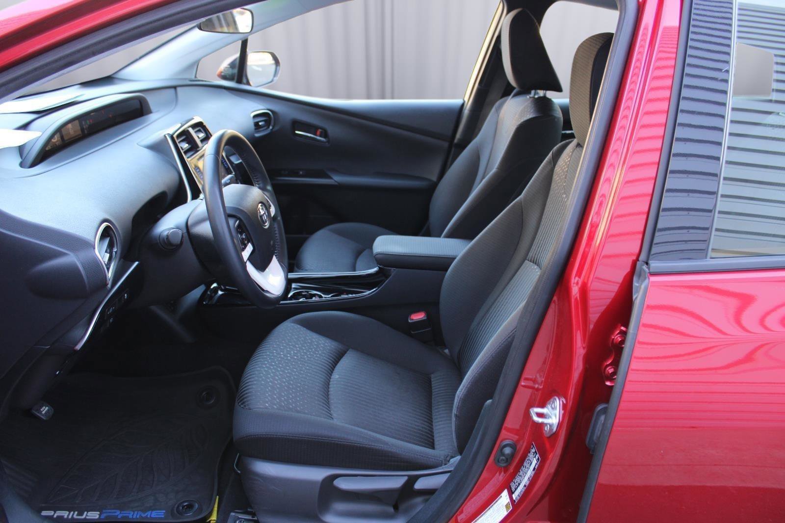 Used 2018 Toyota Prius Prime Plus image 30