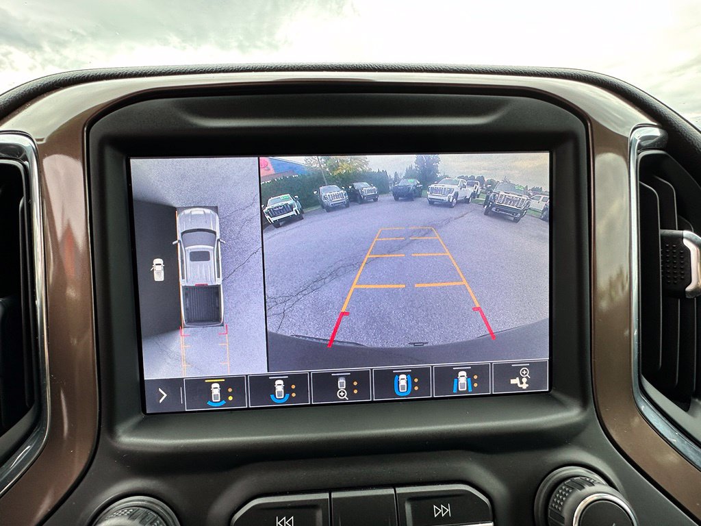 Used 2019 Chevrolet Silverado 1500 High Country w/ Technology Package AWD/4WD image 33