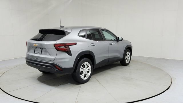 Used 2024 Chevrolet Trax LS image 5