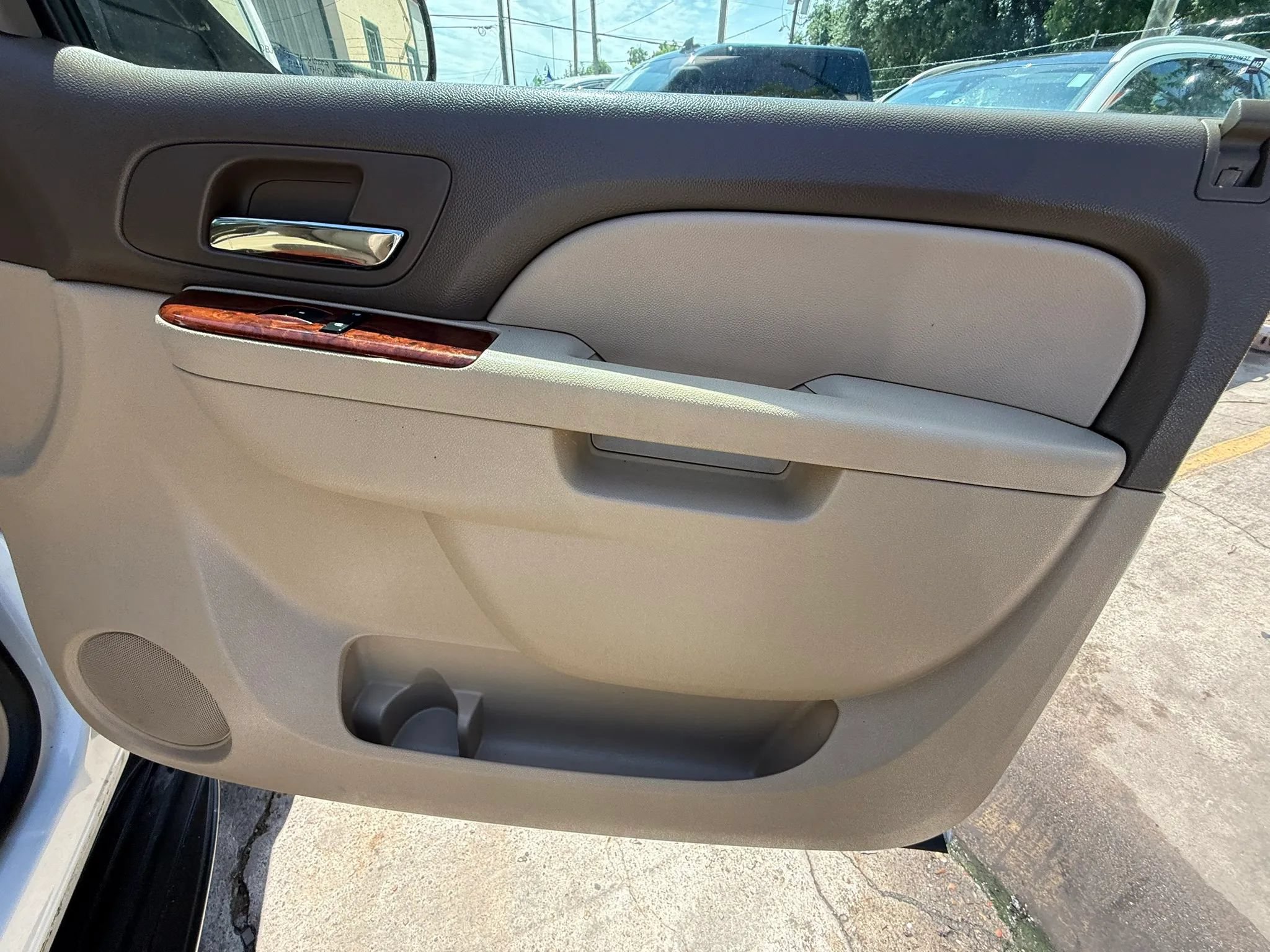 Used 2014 Chevrolet Tahoe LS w/ Texas Edition RWD image 23