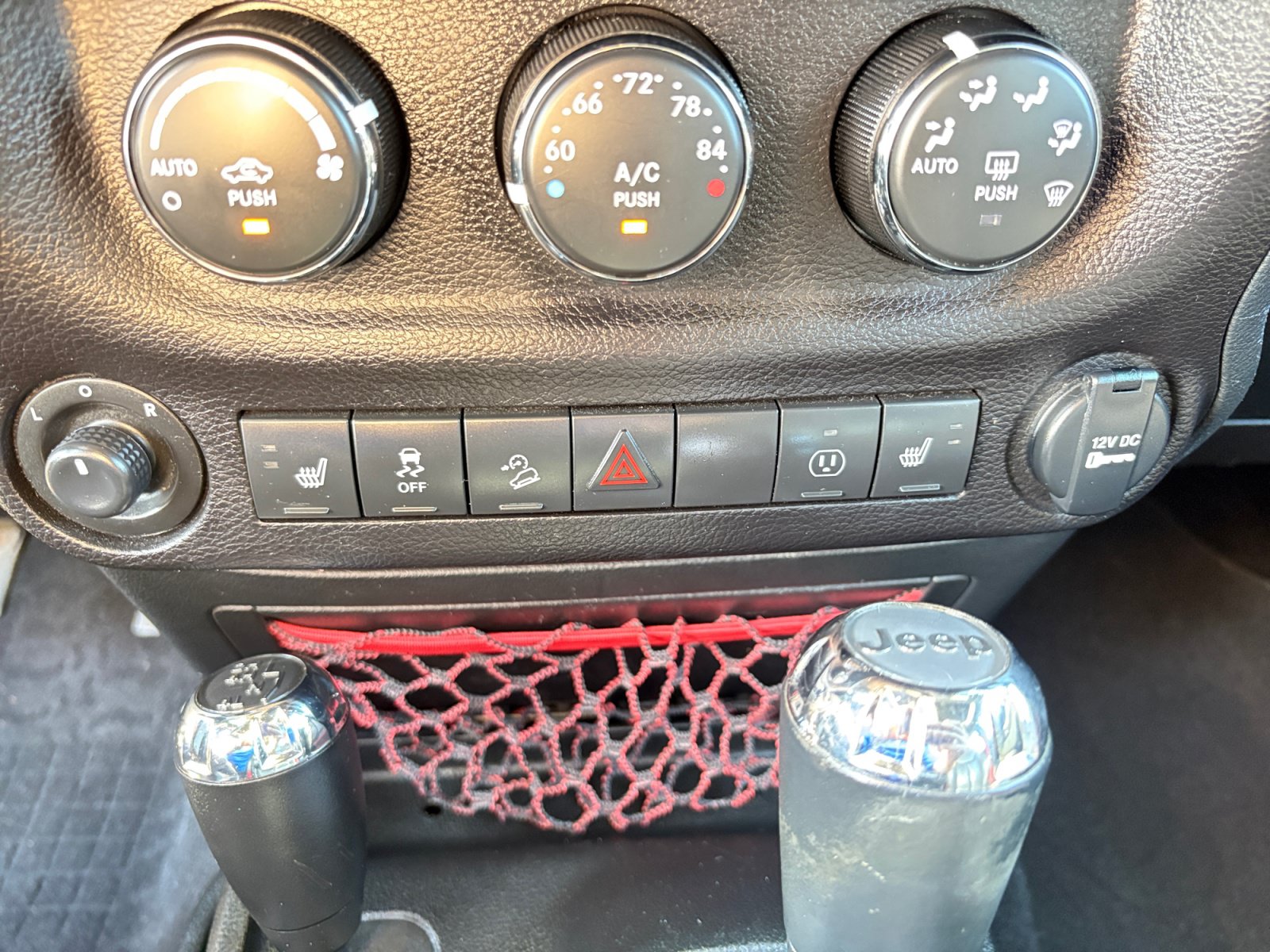 Used 2017 Jeep Wrangler Unlimited Rubicon AWD/4WD image 19