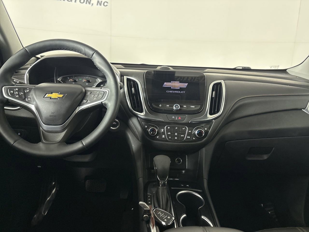 Used 2023 Chevrolet Equinox Premier image 23