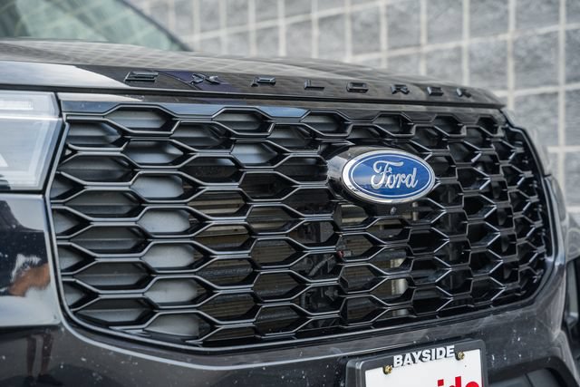Used 2025 Ford Explorer ST-Line w/ ST-Line Street Pack AWD/4WD image 15