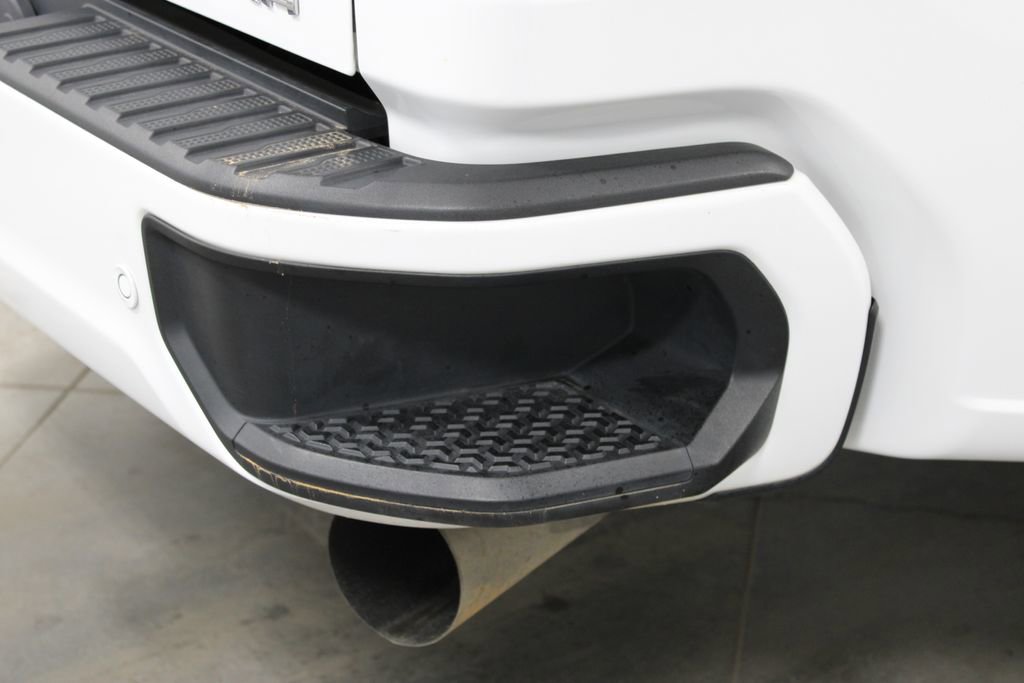 Used 2023 GMC Sierra 3500 Denali w/ Denali Ultimate Package image 18