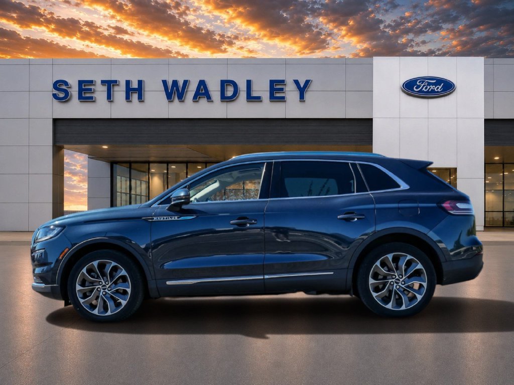 Used 2023 Lincoln Nautilus Reserve AWD/4WD image 4