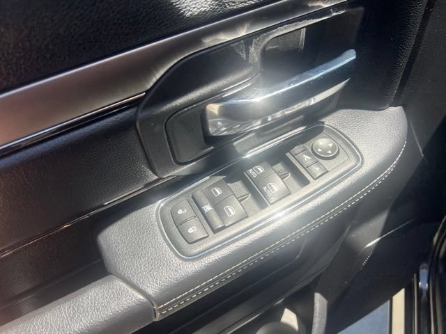 Used 2015 RAM 1500 Sport w/ Black Ram 1500 Sport Group AWD/4WD image 12