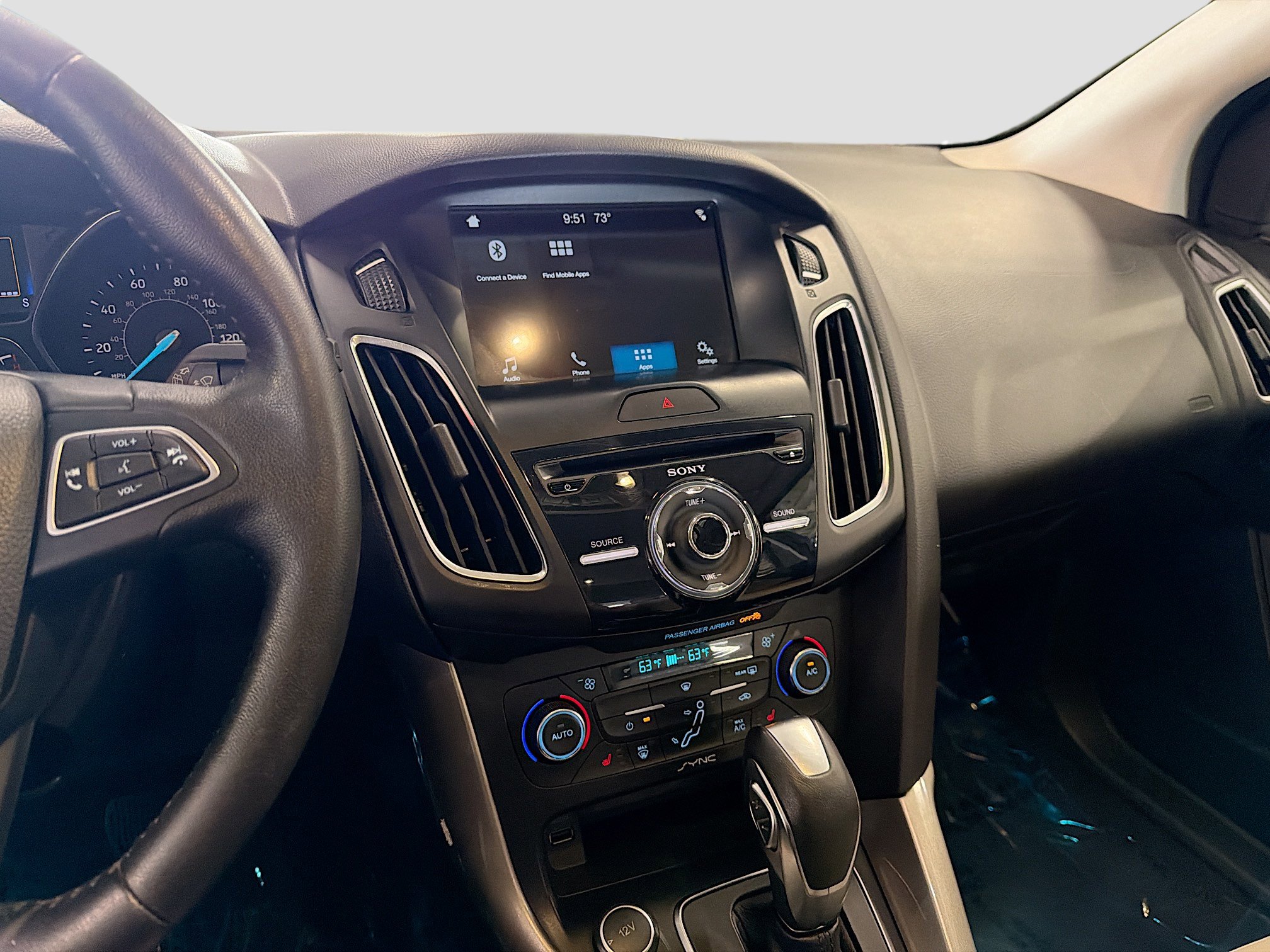 Used 2016 Ford Focus Titanium FWD image 26
