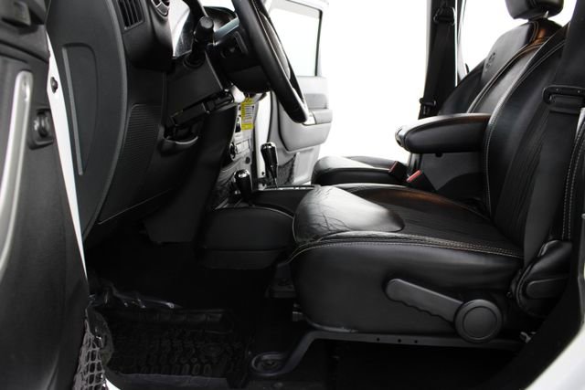 Used 2015 Jeep Wrangler Unlimited Sport image 12