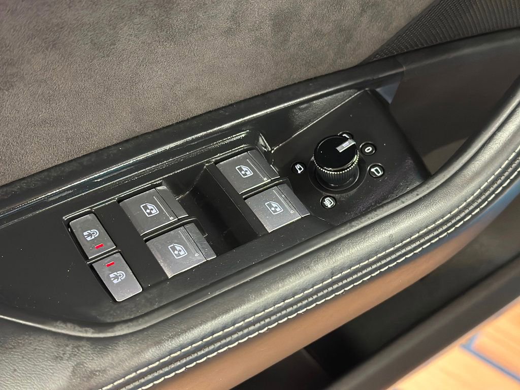 Used 2019 Audi e-tron Prestige w/ Prestige Package image 22
