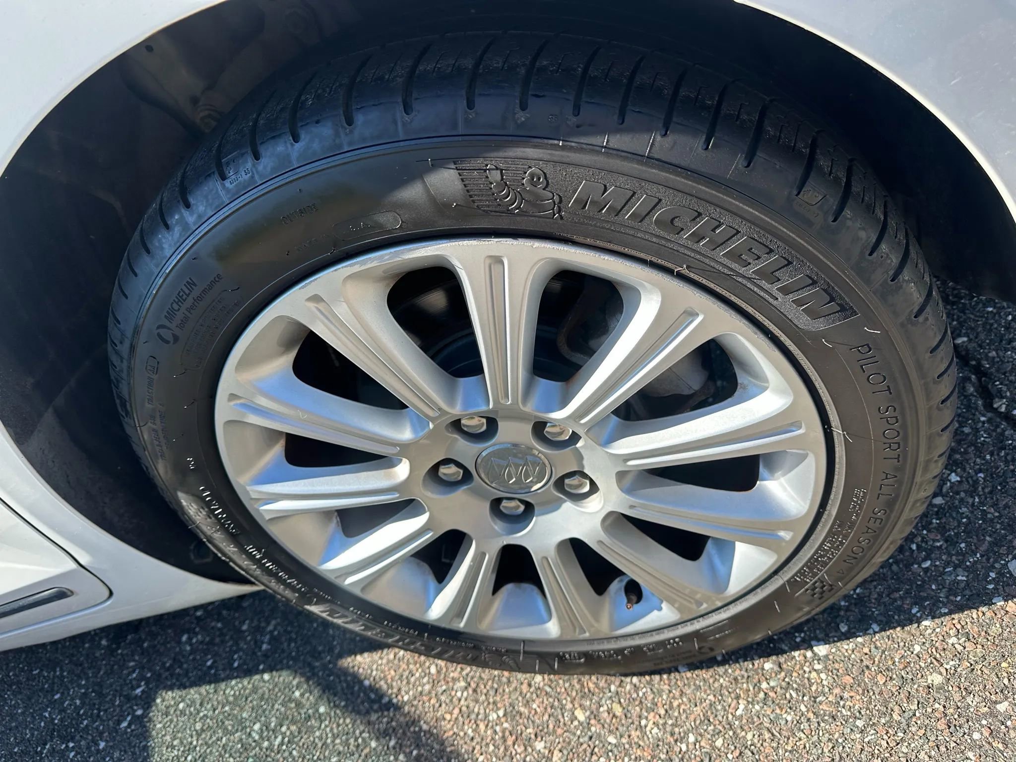 Used 2013 Buick LaCrosse Leather image 18