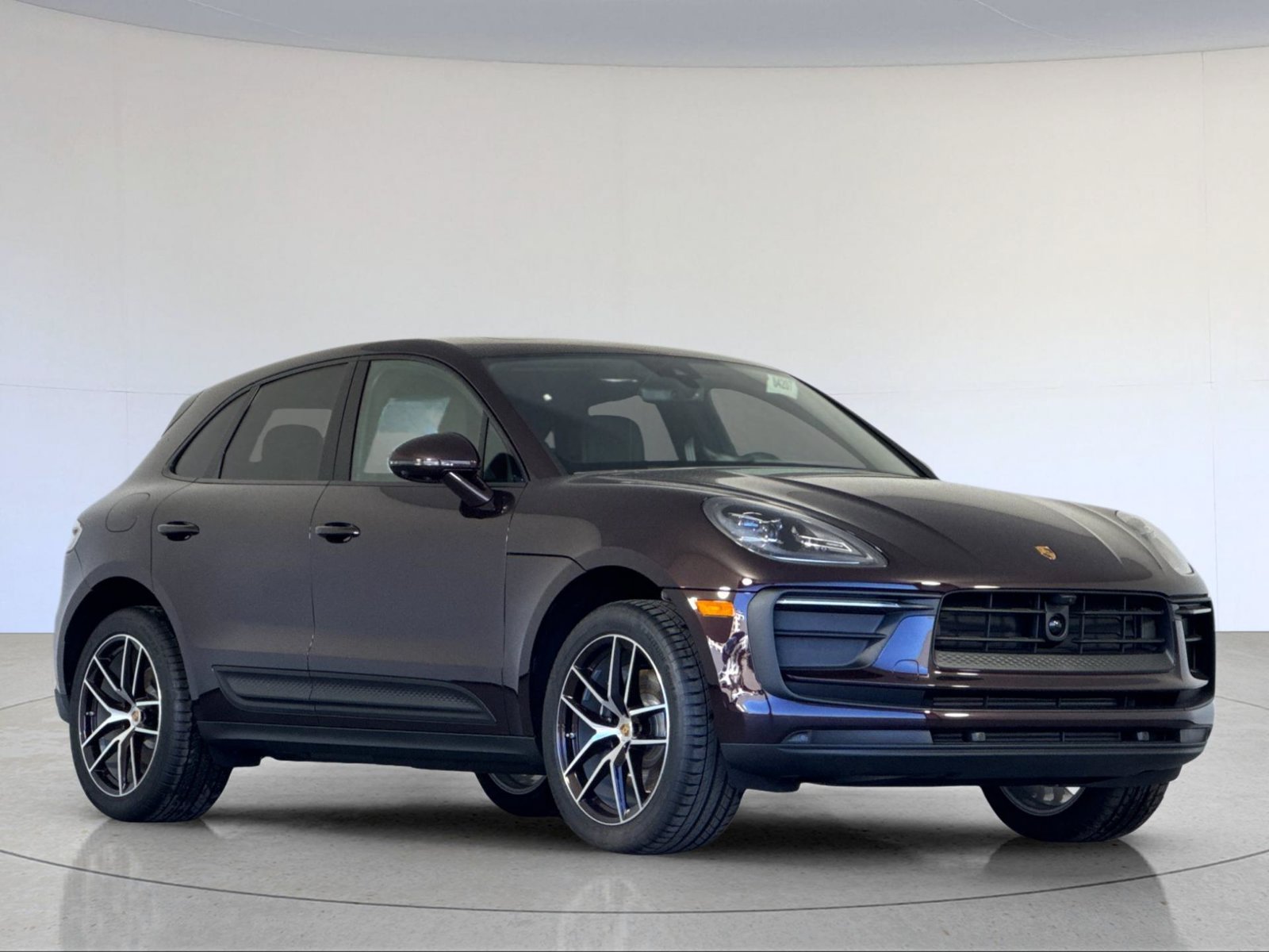 Certified 2026 Porsche Macan AWD/4WD image 10