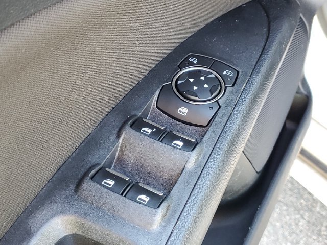 Used 2018 Ford Fusion SE FWD image 9
