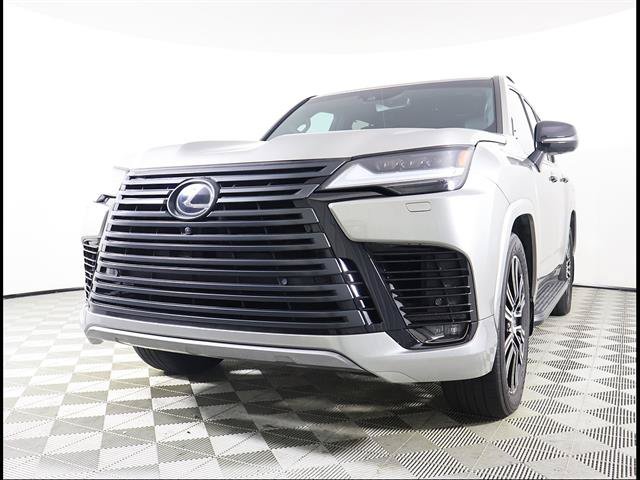 Used 2023 Lexus LX 600 4WD w/ Appearance Package image 2