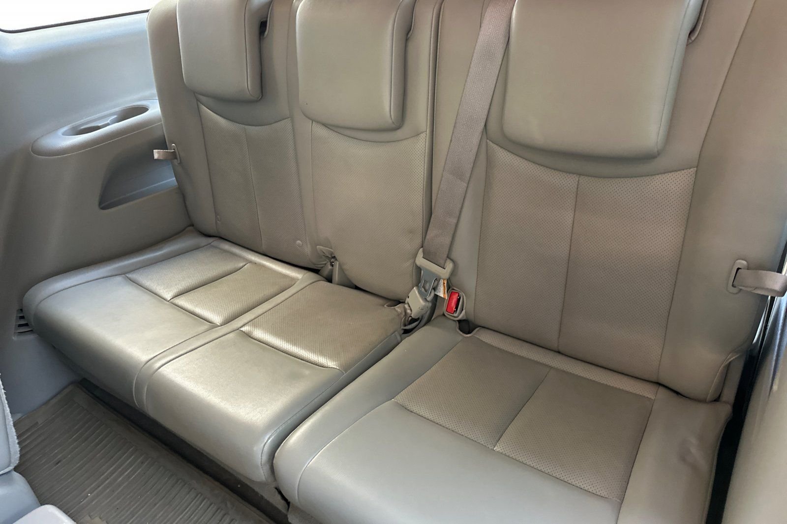 Used 2015 Nissan Quest SL w/ Value Cargo Package FWD image 16