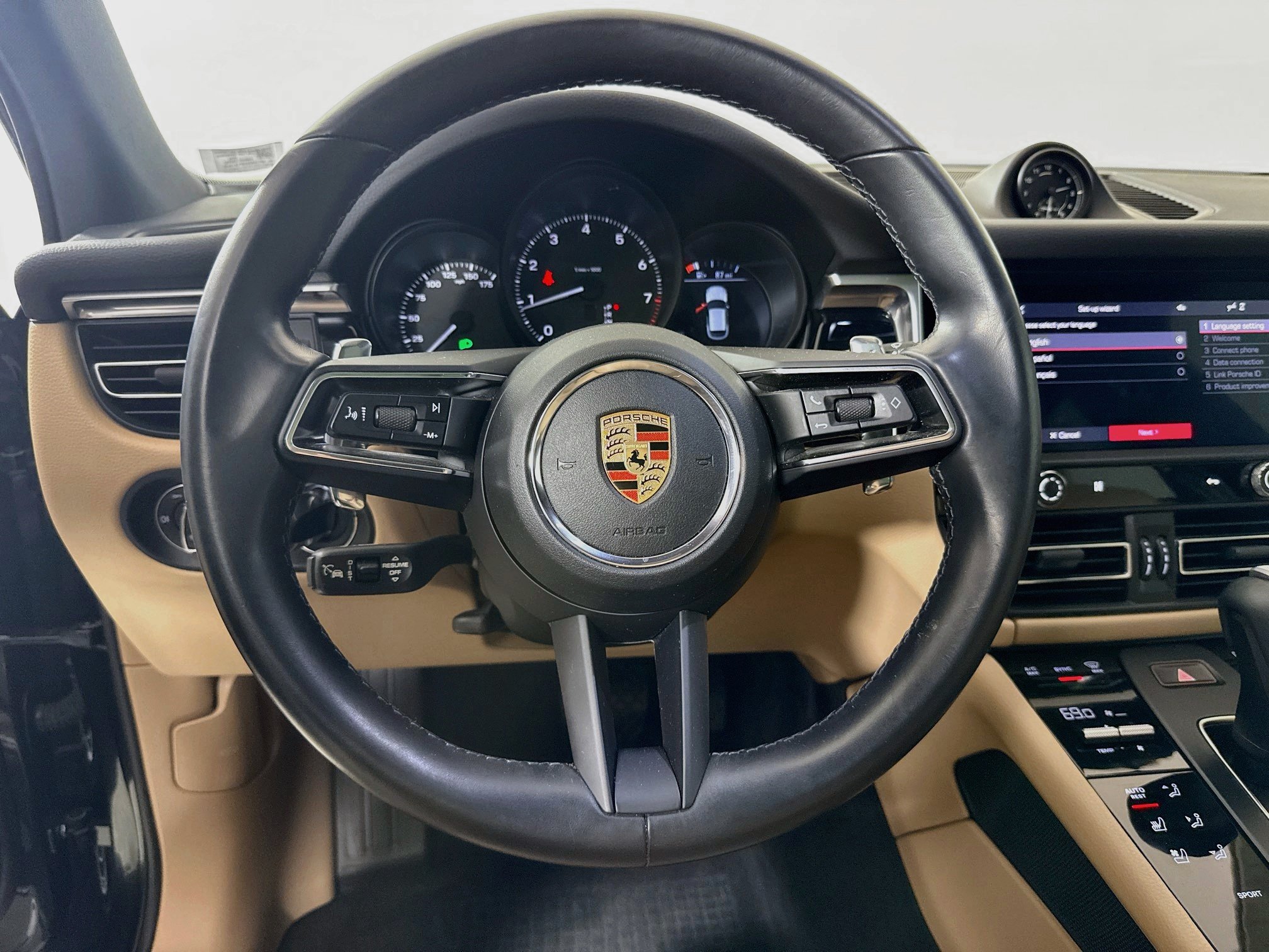 Used 2023 Porsche Macan AWD/4WD image 12