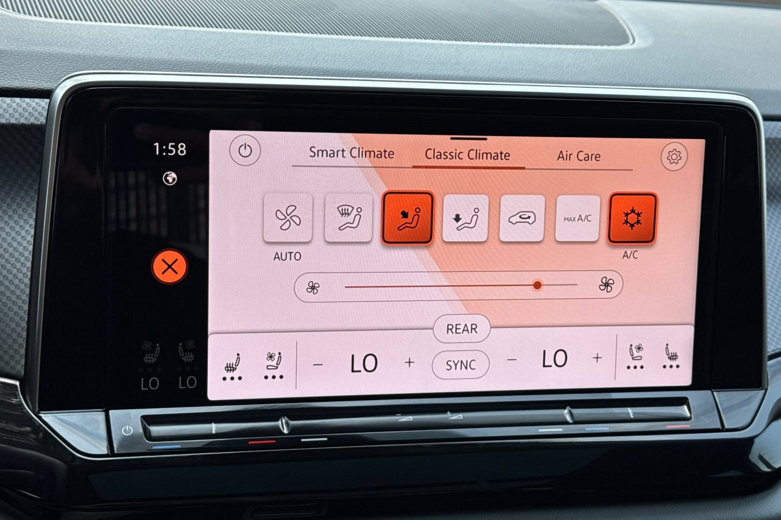 New 2025 Volkswagen Atlas Peak Edition SE image 19