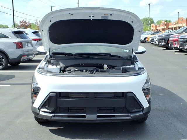 Used 2025 Hyundai Kona SEL FWD image 32