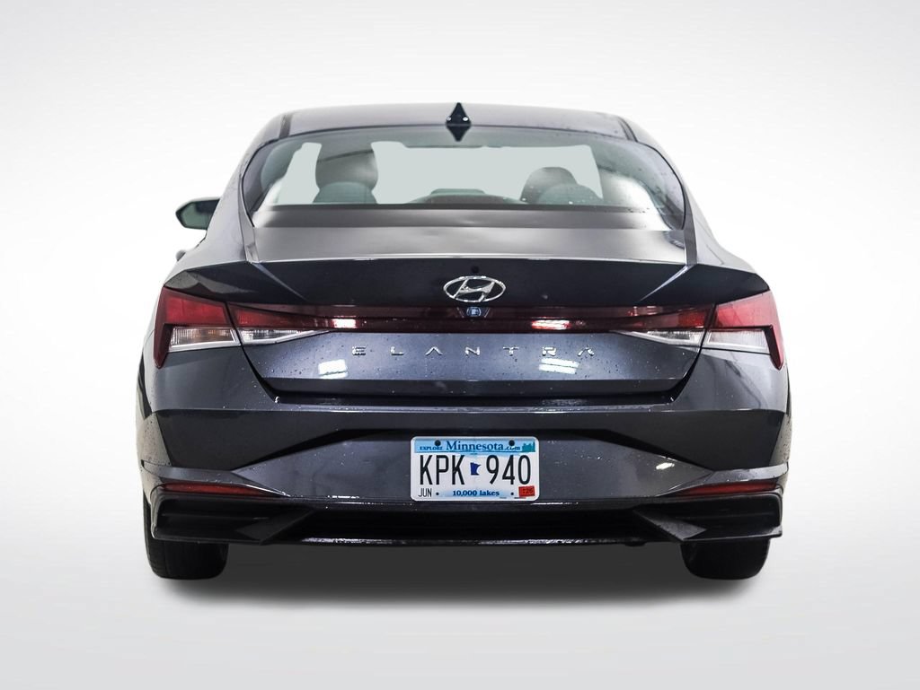 Used 2023 Hyundai Elantra SEL FWD image 4