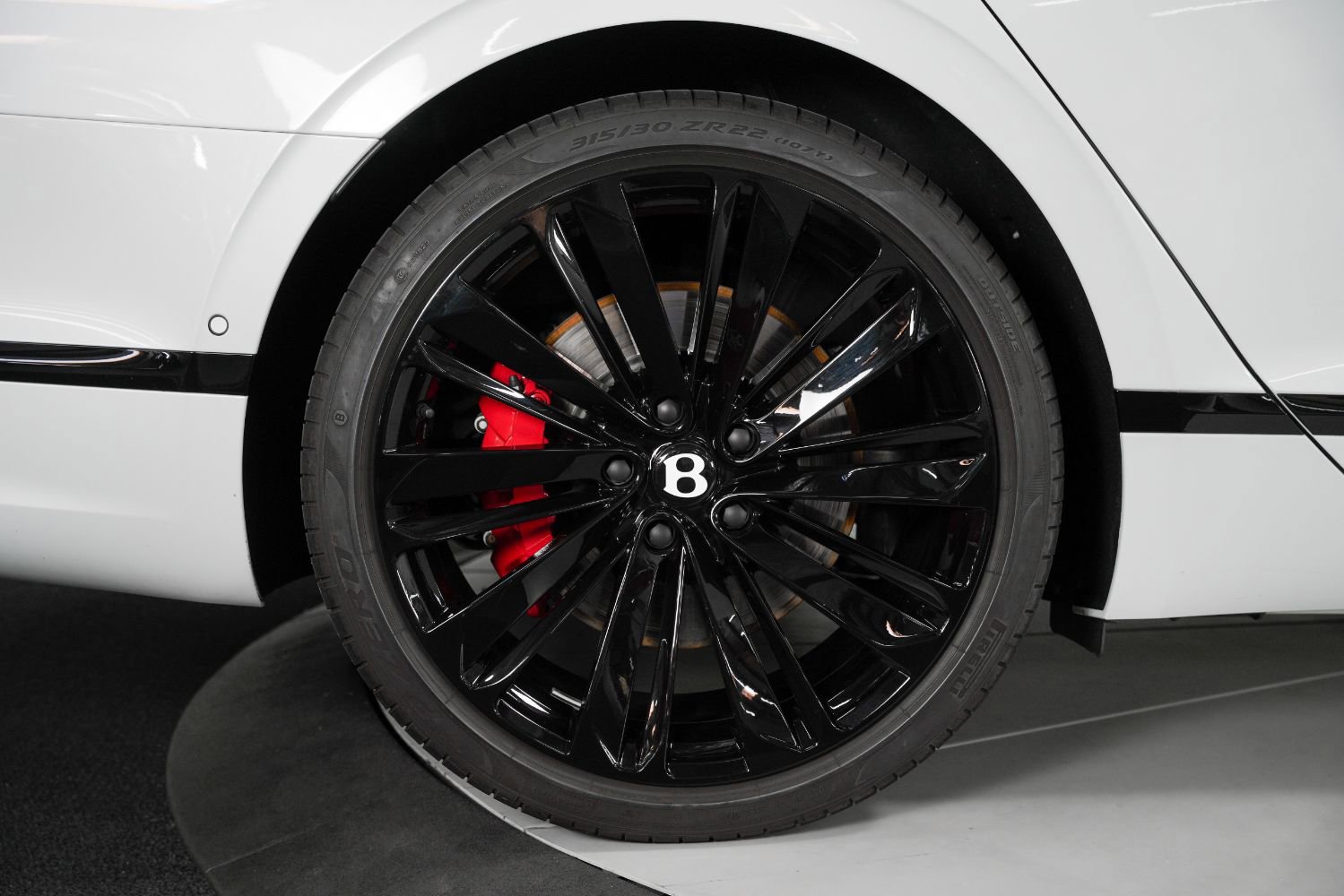 Used 2024 Bentley Flying Spur W12 image 24