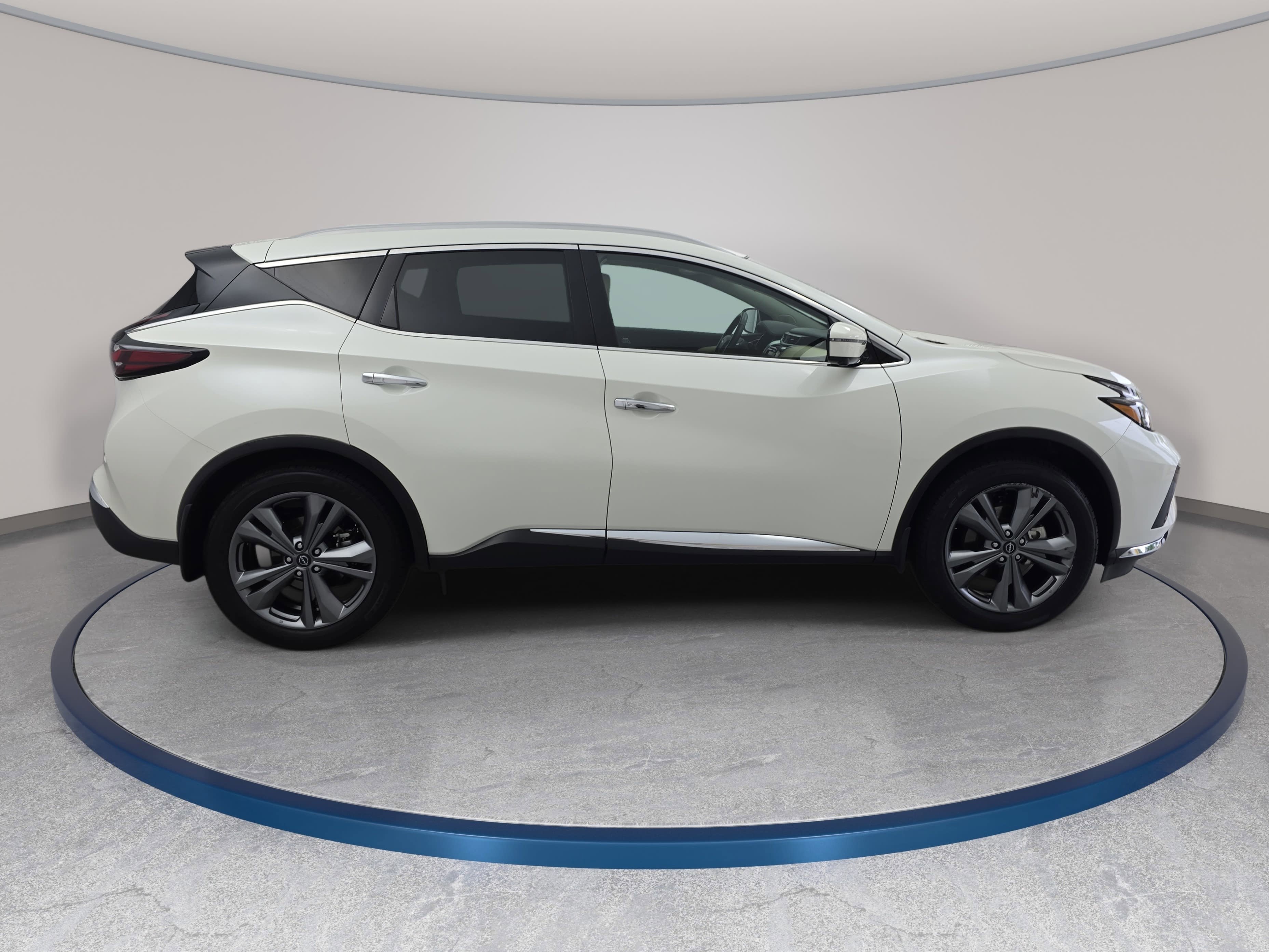 Certified 2023 Nissan Murano Platinum w/ Cargo Package FWD image 4